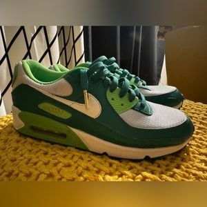 Nike size 8 St Patrick’s day air max 90
